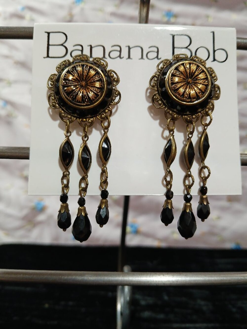 Vintage Banana Bob Clip Earrings Black/Gold daisy setting & black dangling beads